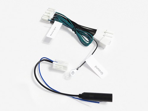 20-pin and 8-pin to 28-pin Toyota head unit swap harness with reverse signal and ground leads